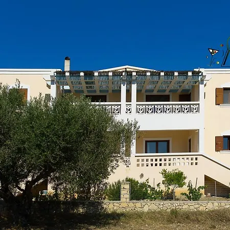 Olive Epavlis * Karpathos