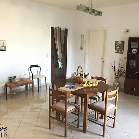 Olive Epavlis Apartment